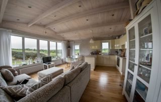 Loghouse.ie log cabin. Top quality log house products.