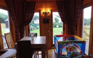 Loghouse.ie log cabin. Top quality log house products.