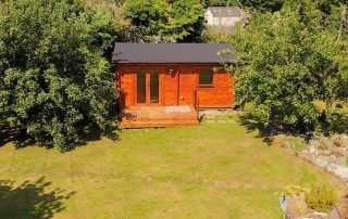 Loghouse.ie log cabin. Top quality log house products.