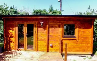Loghouse.ie log cabin. Top quality log house products.