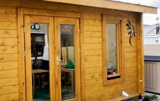 Loghouse.ie log cabin. Top quality log house products.