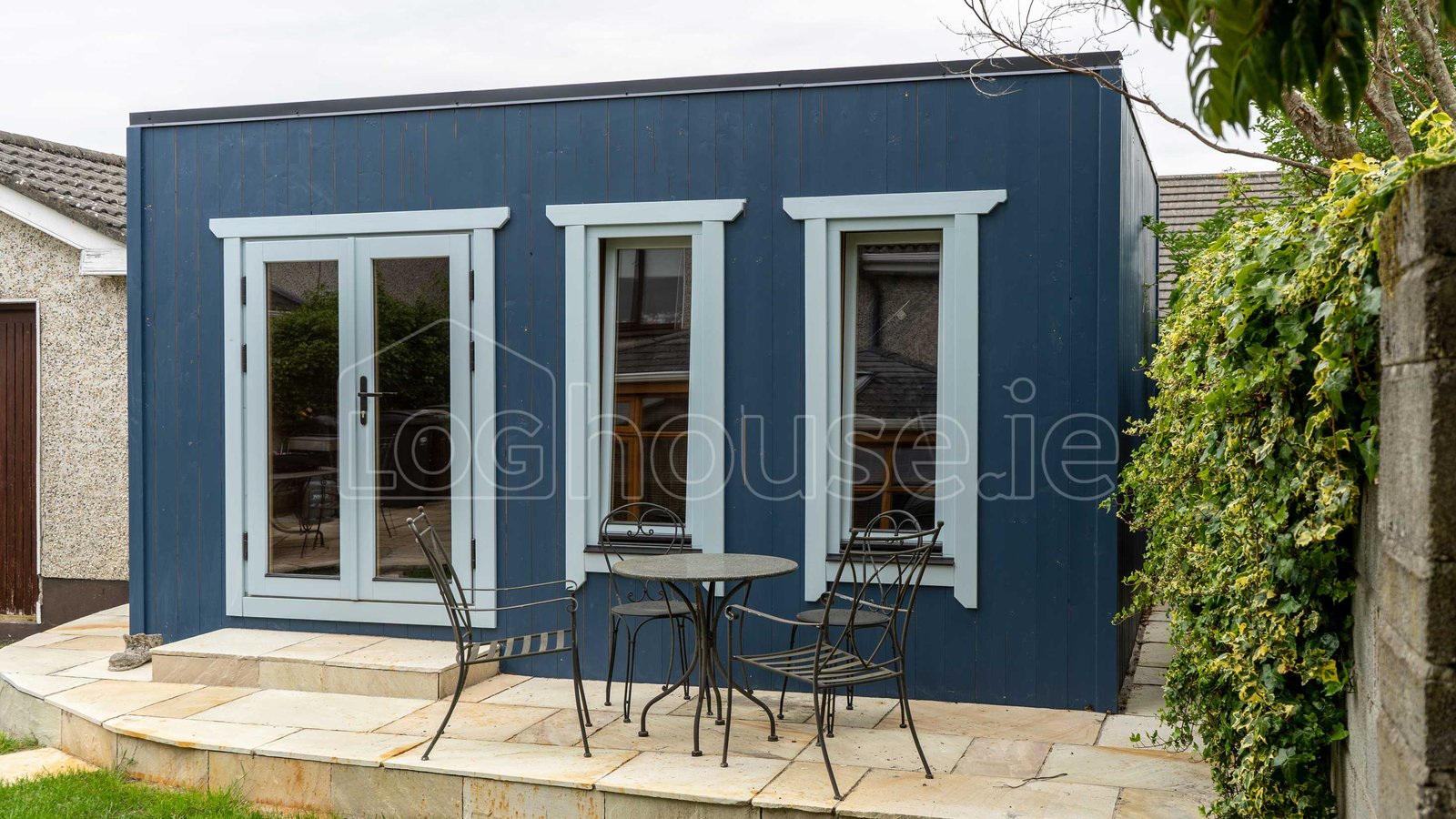 Clontarf-Contemporary- log cabin 5m-x-4m-2