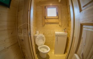 Loghouse-Wicklow-Cabin-Bathroom