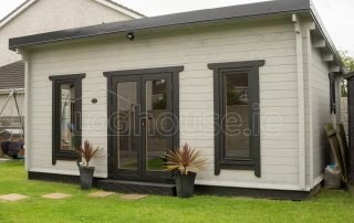 Loghouse-Wicklow-Cabin-Outside-Frnt