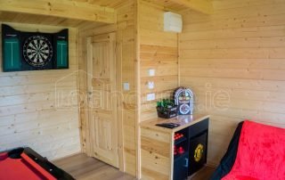 Loghouse-Wicklow-Cabin-Bathroom-Door